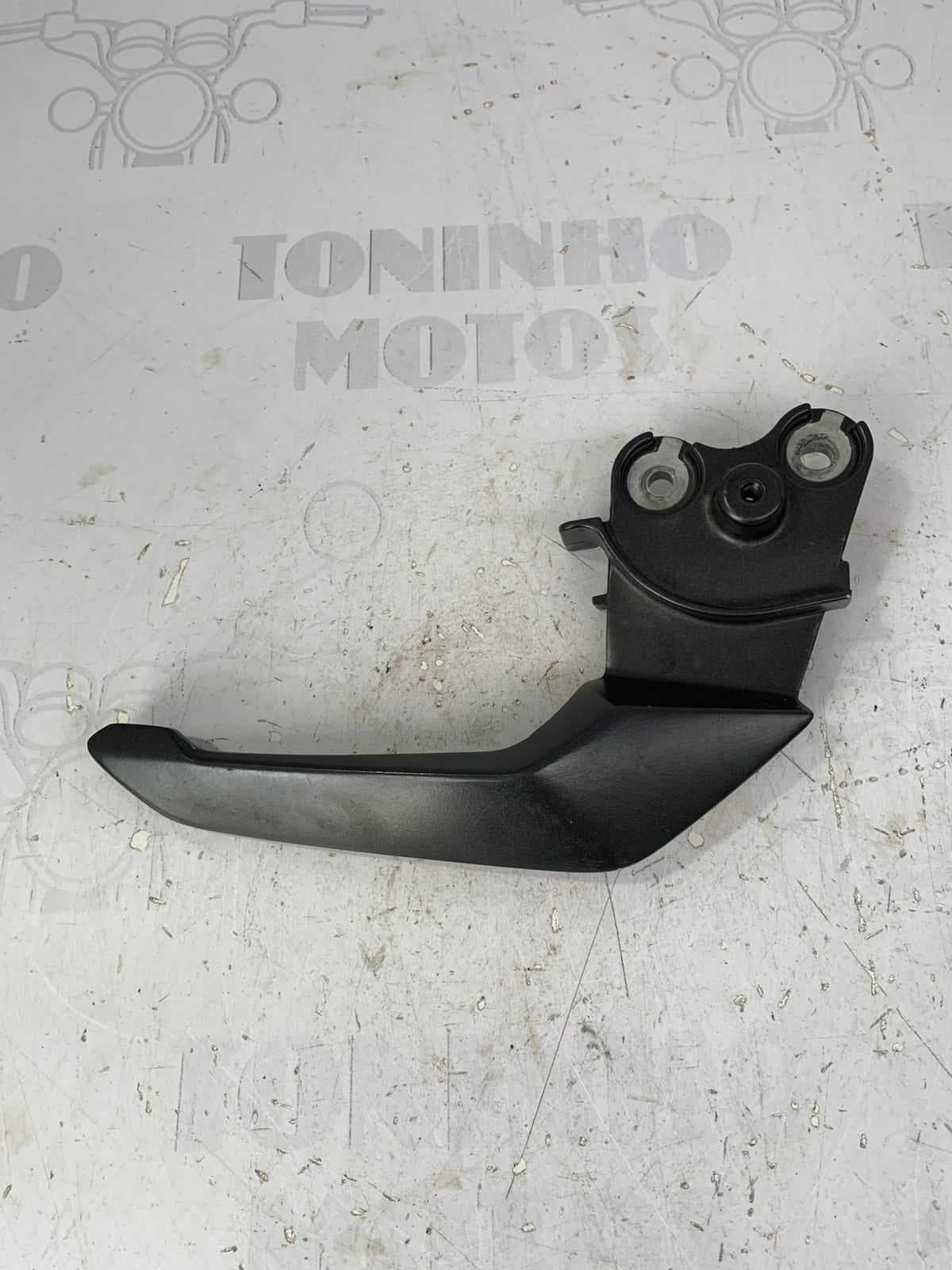 ALÇA TRASEIRA LADO DIREITO HONDA CB300F 2023